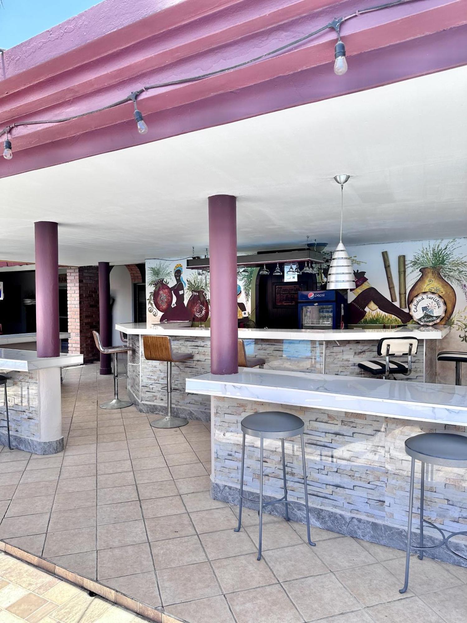 Hotel La Quinta ラ・セイバ エクステリア 写真